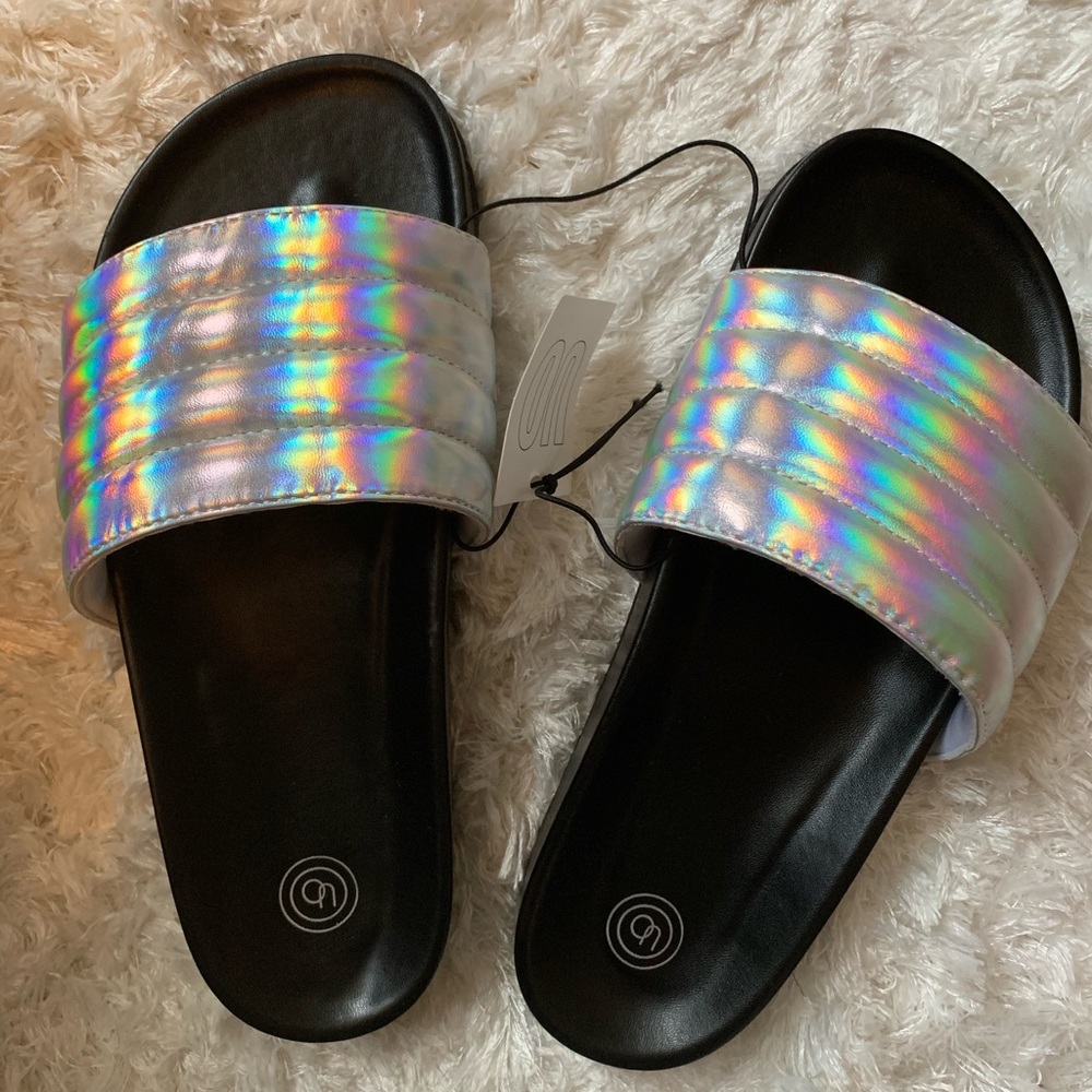 Iridescent UO slides 🌈